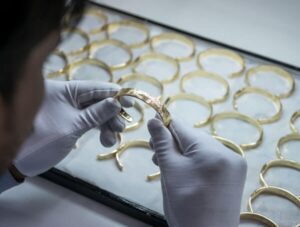 The Process of Working with a Custom Jewelry Manufacturer in the UK