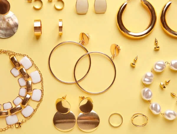 Gemstone Jewellery Manufacturer UK – Innovation, Design, and Global Appeal